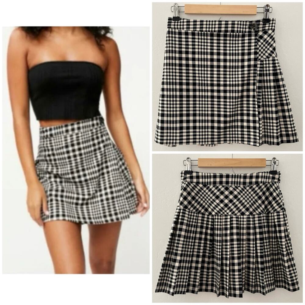Urban Outfitters Plaid Mini Skirt Academia Coquette Schoolgirl Black Small NEW